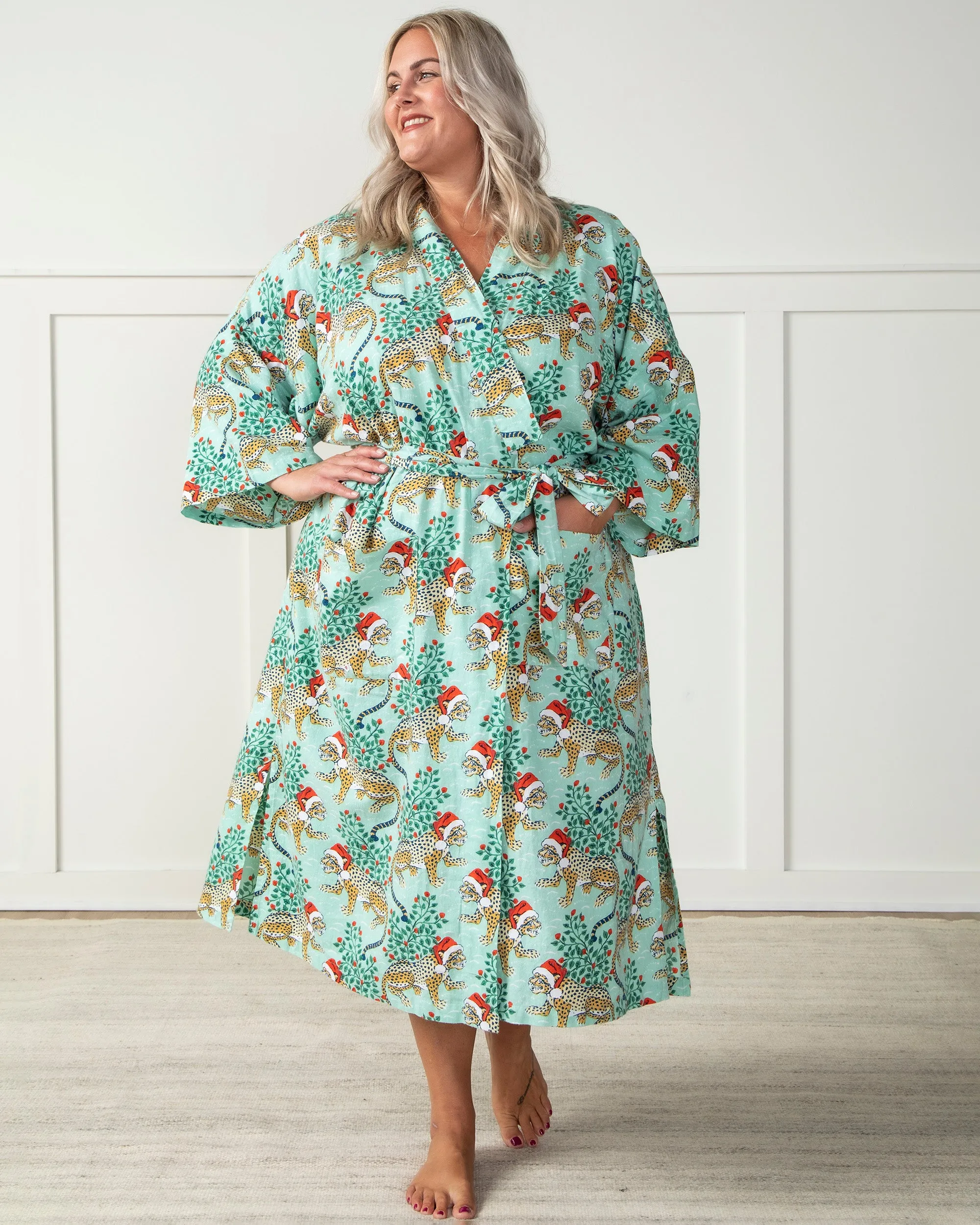 Holly Jolly Bagheera - Lightweight Flannel Robe - Frosted Mint