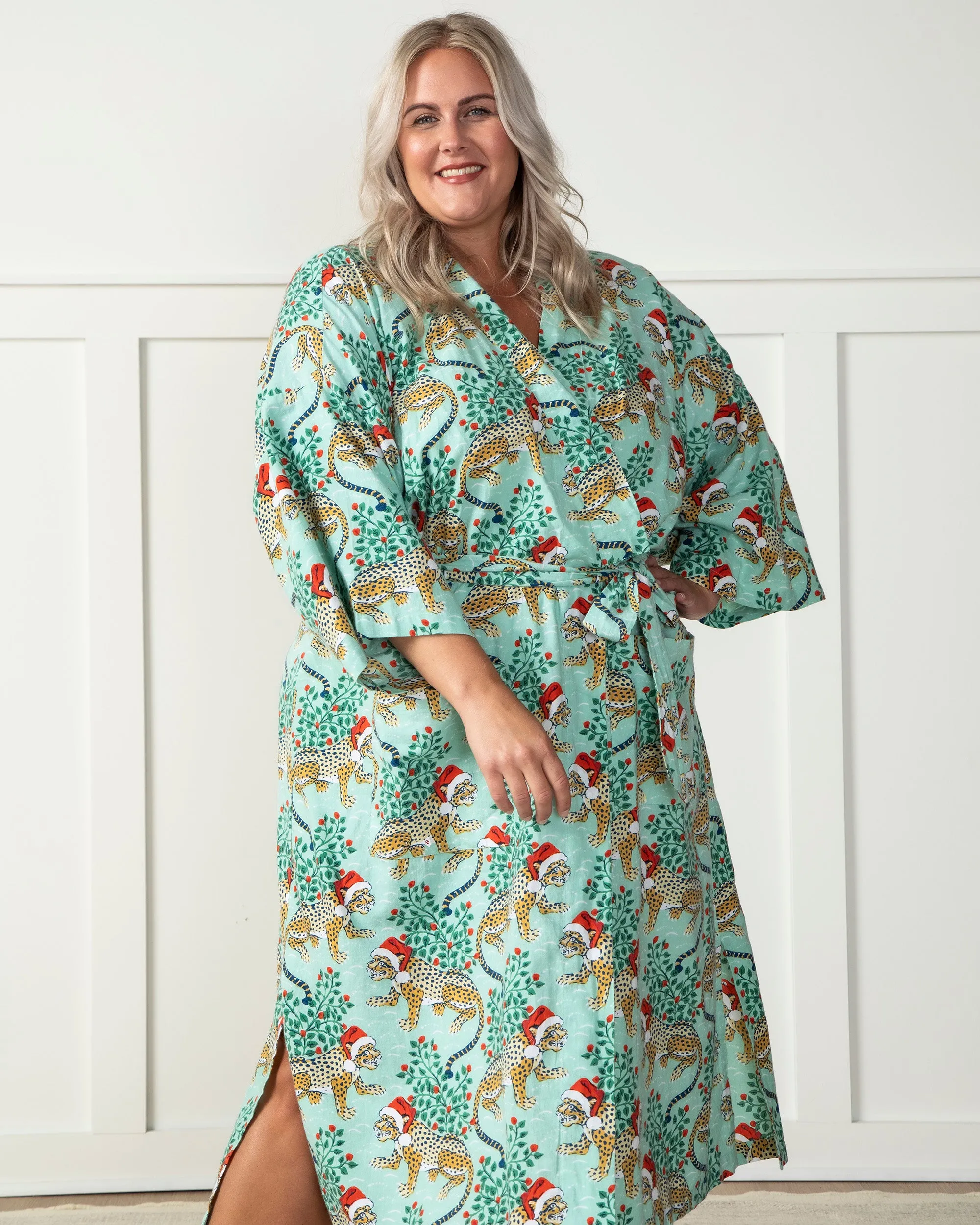 Holly Jolly Bagheera - Lightweight Flannel Robe - Frosted Mint